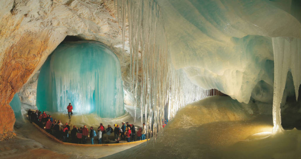 Pesteri de gheata in Austria, top locuri stranii