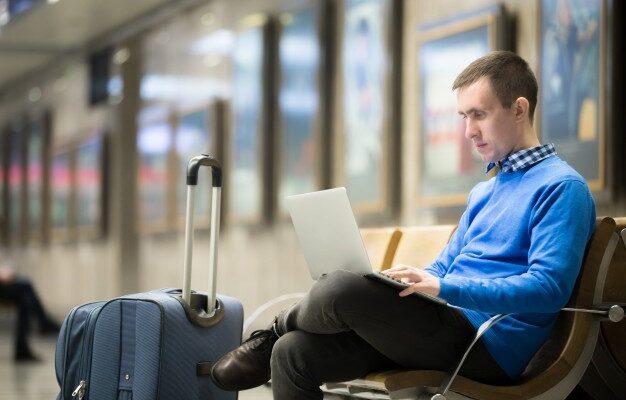sfaturi cand pleci cu laptopul in vacanta