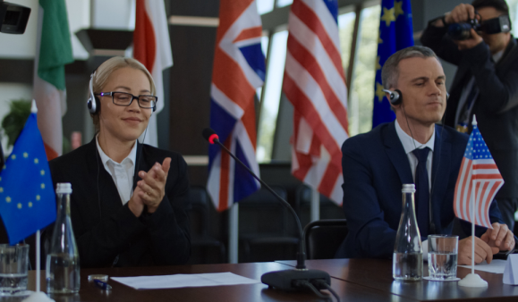 Cum alegi servicii de interpretariat pentru întâlniri de afaceri și  când ai nevoie de traducere simultană pentru conferințe și evenimente