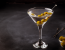 oameni bucurandu-se de Martini Prosecco Extra Dry la o petrecere